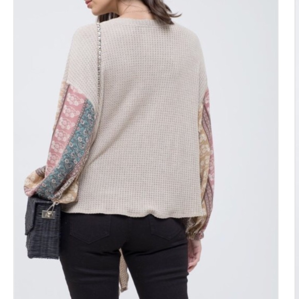 ✨NEW✨Contrast Sleeves Top - Picture 5 of 8